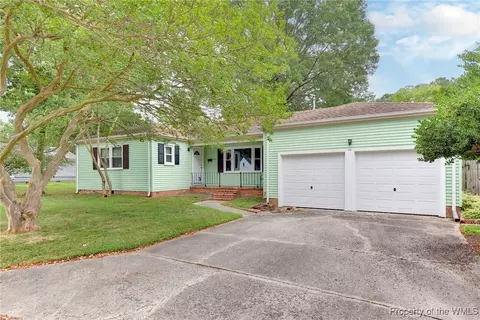 204 Cherokee Ct, Newport News, VA 23608
