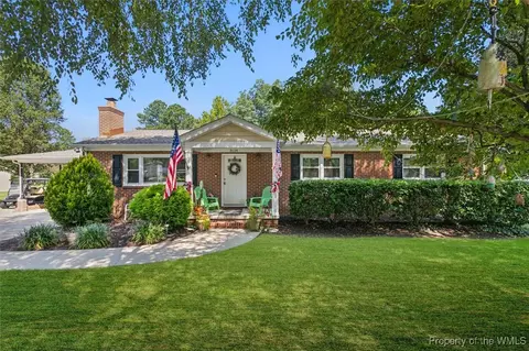 3124 N Riverside Dr, Lanexa, VA 23089