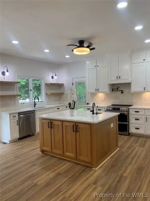 605 Fordsmere Rd, Chesapeake, VA 23322