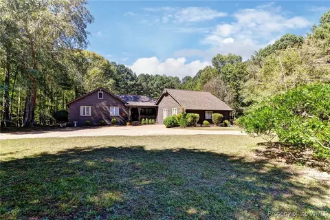 9427 Barnes Rd, Toano, VA 23168