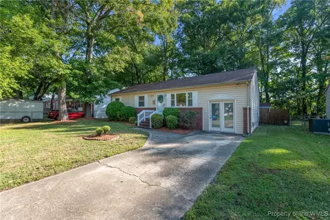 1543 Mark Dr, Hampton, VA 23661