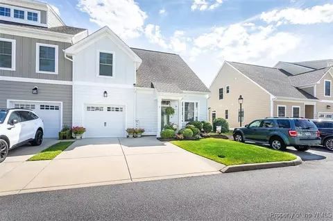 7 Village Park Ln, Poquoson, VA 23662