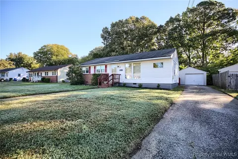 111 Kingwood Dr, Newport News, VA 23601