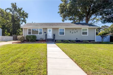 31 Leicester Ter, Hampton, VA 23666
