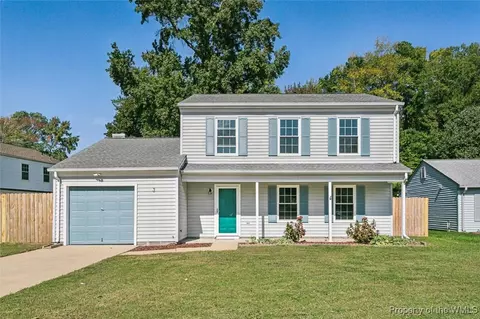3 Peterborough Dr, Hampton, VA 23666