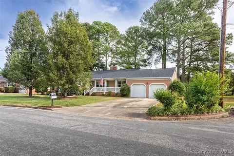13 Robert Bruce Rd, Poquoson, VA 23662