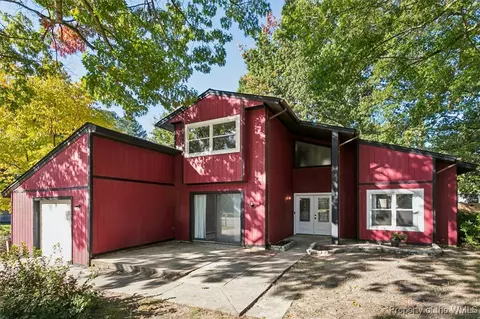 1 Lodge Ct, Newport News, VA 23608