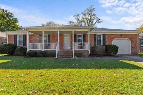 212 Shannon Dr, Newport News, VA 23608
