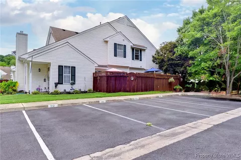 112 Andover Ct, Yorktown, VA 23693
