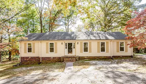 3401 S Hairpin Dr, Quinton, VA 23141