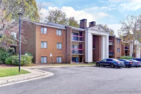 4003 Governors Sq #3, Williamsburg, VA 23188