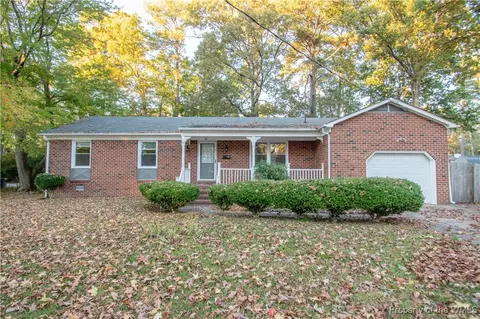 31 Whites Ln, Newport News, VA 23606