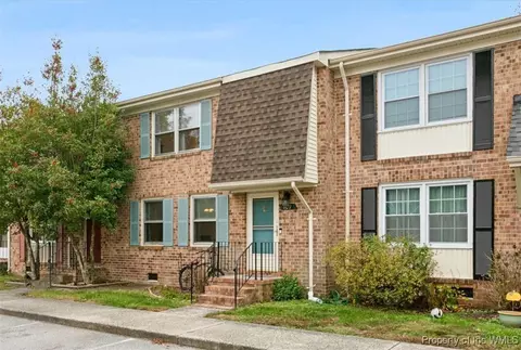 109 Charles Parish Dr, Poquoson, VA 23662