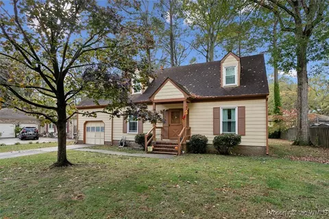 53 Ridgewood Pkwy, Newport News, VA 23608