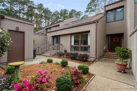 125 Harrops Gln, Williamsburg, VA 23185