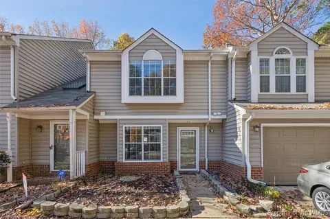 11 Hawthorn Pl, Hampton, VA 23666