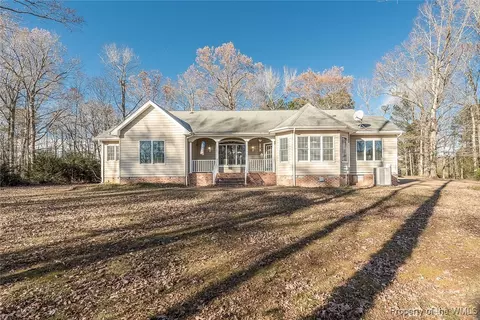 282 Country Ln, Shacklefords, VA 23156