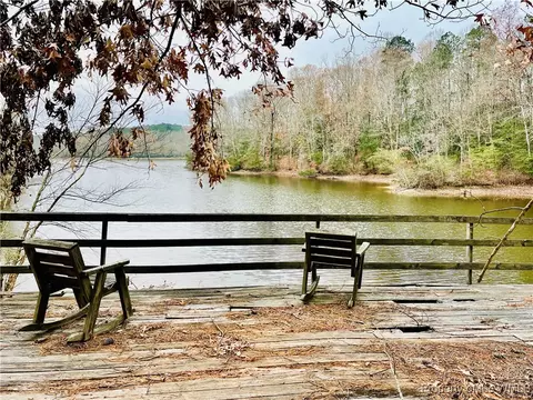 3120 N Waterside Dr, Lanexa, VA 23089