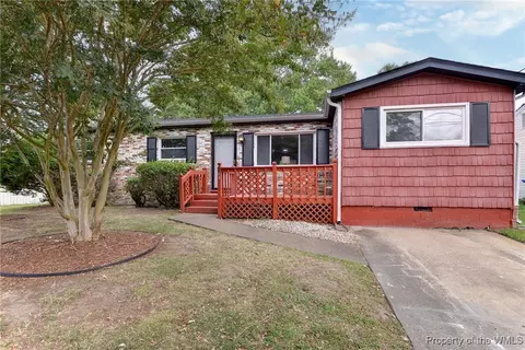 109 Phillips Ln, Newport News, VA 23602