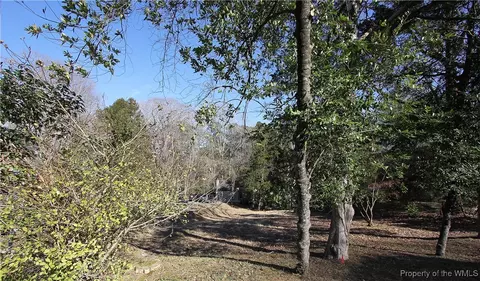 201 Burns Ln, Williamsburg, VA 23185