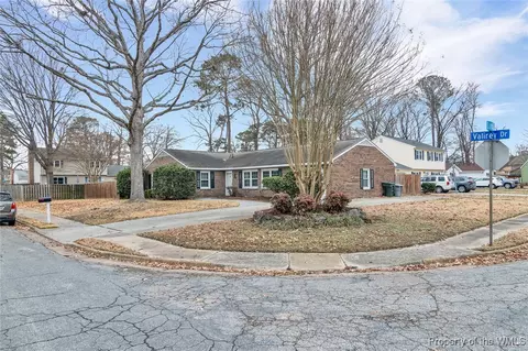 15 Valirey Dr, Hampton, VA 23669