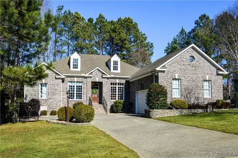 5211 Brandon Pines Dr, Providence Forge, VA 23140