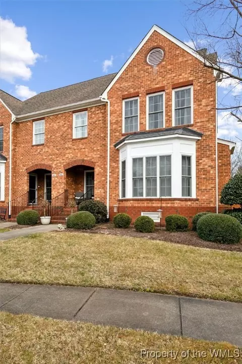 382 Emily Dickinson N, Newport News, VA 23606