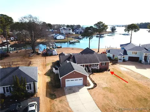 109 Chismans Point Rd, Seaford, VA 23696