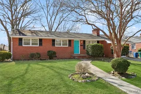 9 Rosewood Ln, Newport News, VA 23606