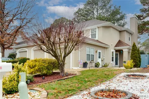 713 W Willow Point Pl, Newport News, VA 23602