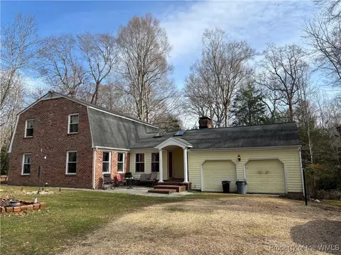 102 Crestwood Dr, Williamsburg, VA 23185