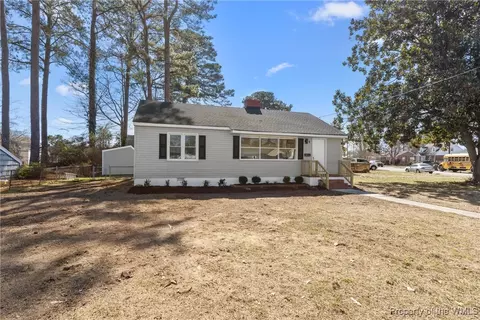 8 Sidney Pl, Newport News, VA 23601