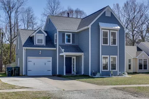104 Sheffield Ln, Yorktown, VA 23693