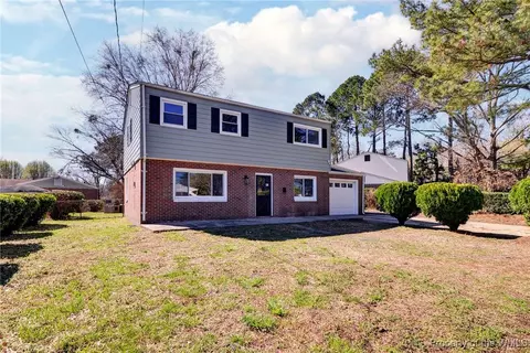 4 Granger Dr, Hampton, VA 23666