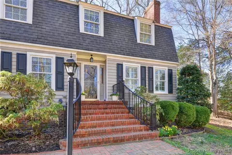 100 Holloway Dr, Williamsburg, VA 23185