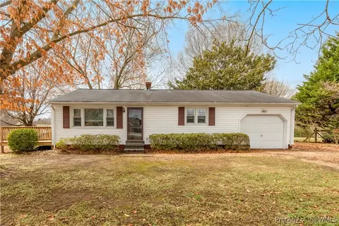 1960 Marshall Ln, Hayes, VA 23072