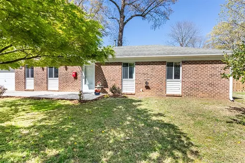 1037 E Little Back River Rd, Hampton, VA 23669