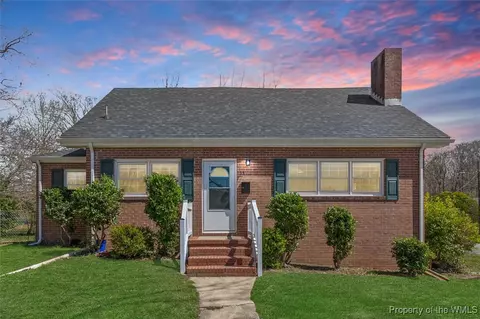 15 Darlene Ln, Newport News, VA 23608
