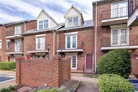 20 Academy Ln, Hampton, VA 23669