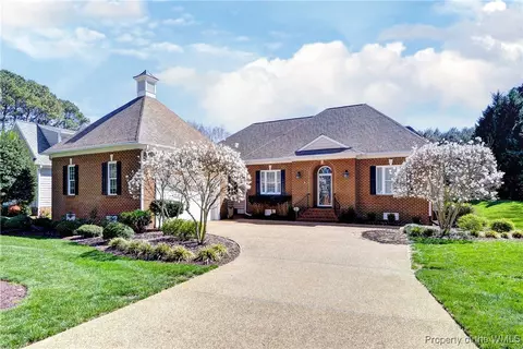104 Country Club Dr, Williamsburg, VA 23188