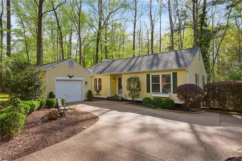 129 Holdsworth Rd, Williamsburg, VA 23185