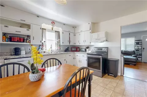 14 Briarwood Dr, Hampton, VA 23666