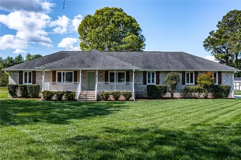 188 Lovers Ln, Deltaville, VA 23043