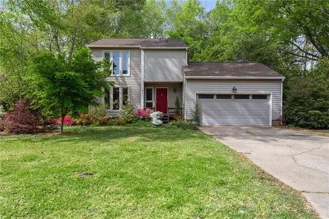 13 Jean Mar Dr, Poquoson, VA 23662