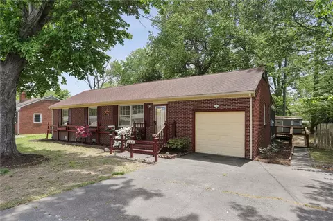 164 Eastwood Dr, Newport News, VA 23602