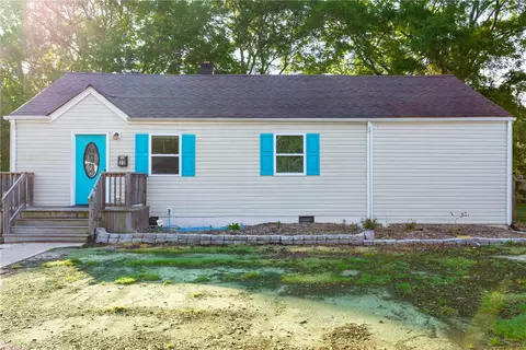 20 Mac Alva Dr, Hampton, VA 23669