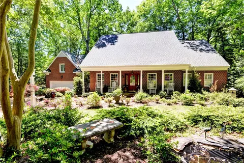 4 Newman Ct, Williamsburg, VA 23188