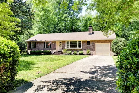 102 Gilley Dr, Williamsburg, VA 23188