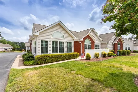 109 Villa Dr, Poquoson, VA 23662