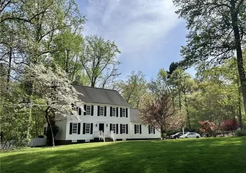 1 Somerset Ct, Williamsburg, VA 23188